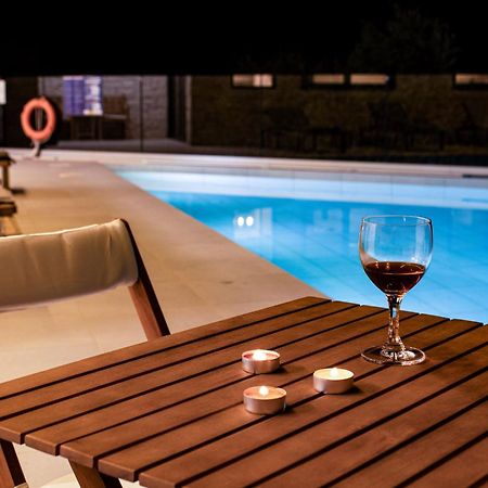 Cream Cozy Getaway - 3 Pearls Pool Retreat Apartment Dempla ภายนอก รูปภาพ